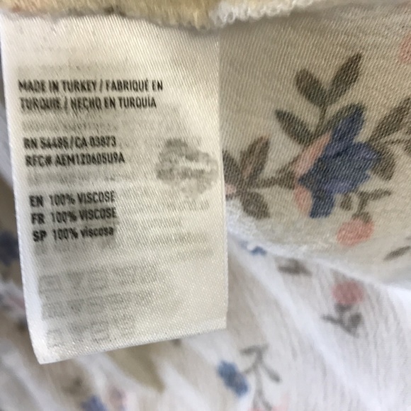 AEO Long Sleeve Light Floral Blouse size Medium - Picture 4 of 7